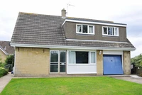 Definition & pronunciation of bungalow