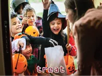 Definition & pronunciation of treat